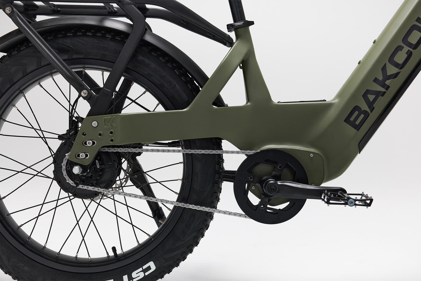 Bakcou Flatlander SD E-Bike – Close-Up of Chain, Crank, and Pedal, Matte Army Green