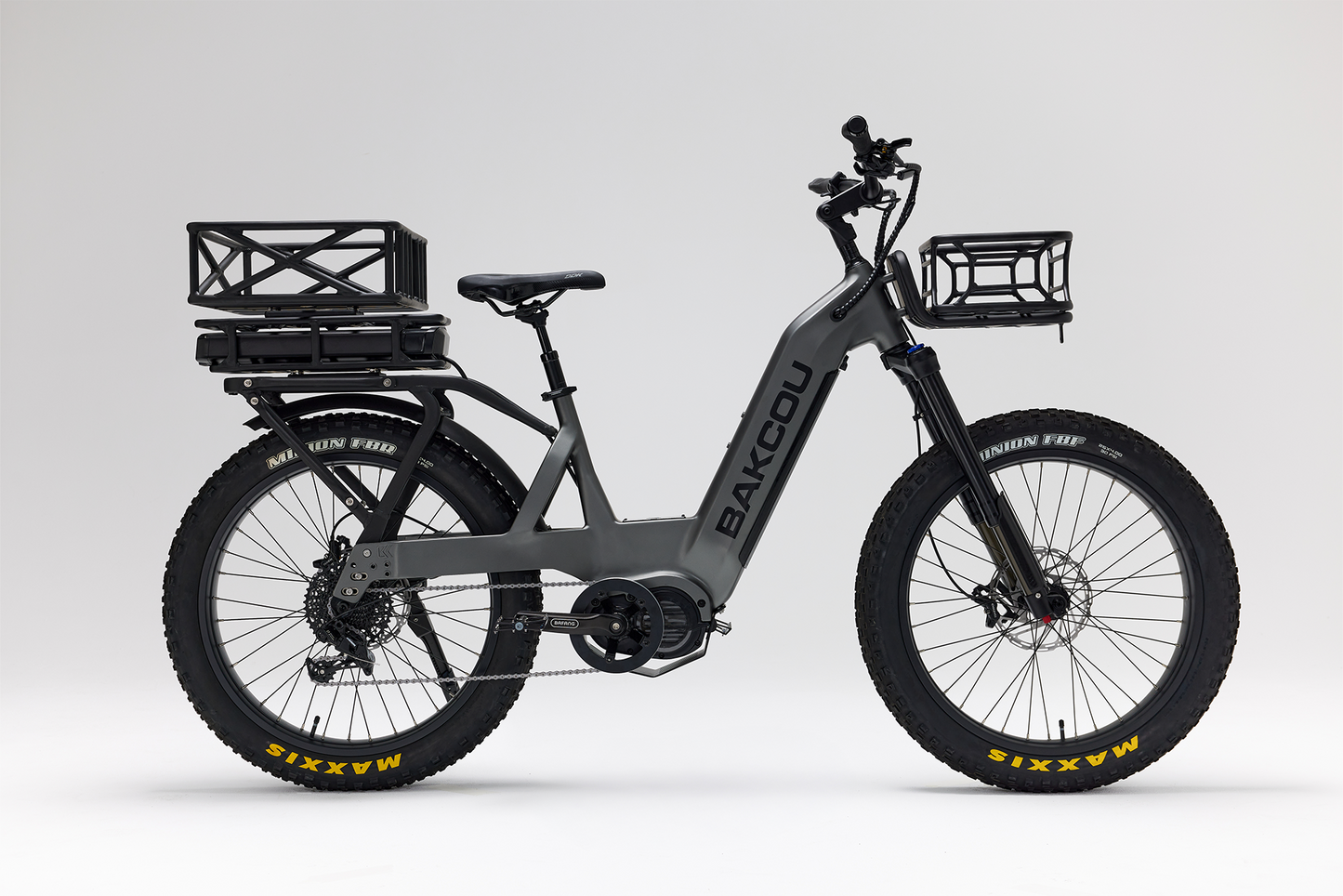 Bakcou Mule SD E-Bike – Side View, Passenger Side, Matte Gun Metal Gray Frame with Front & Rear Baskets and Battery