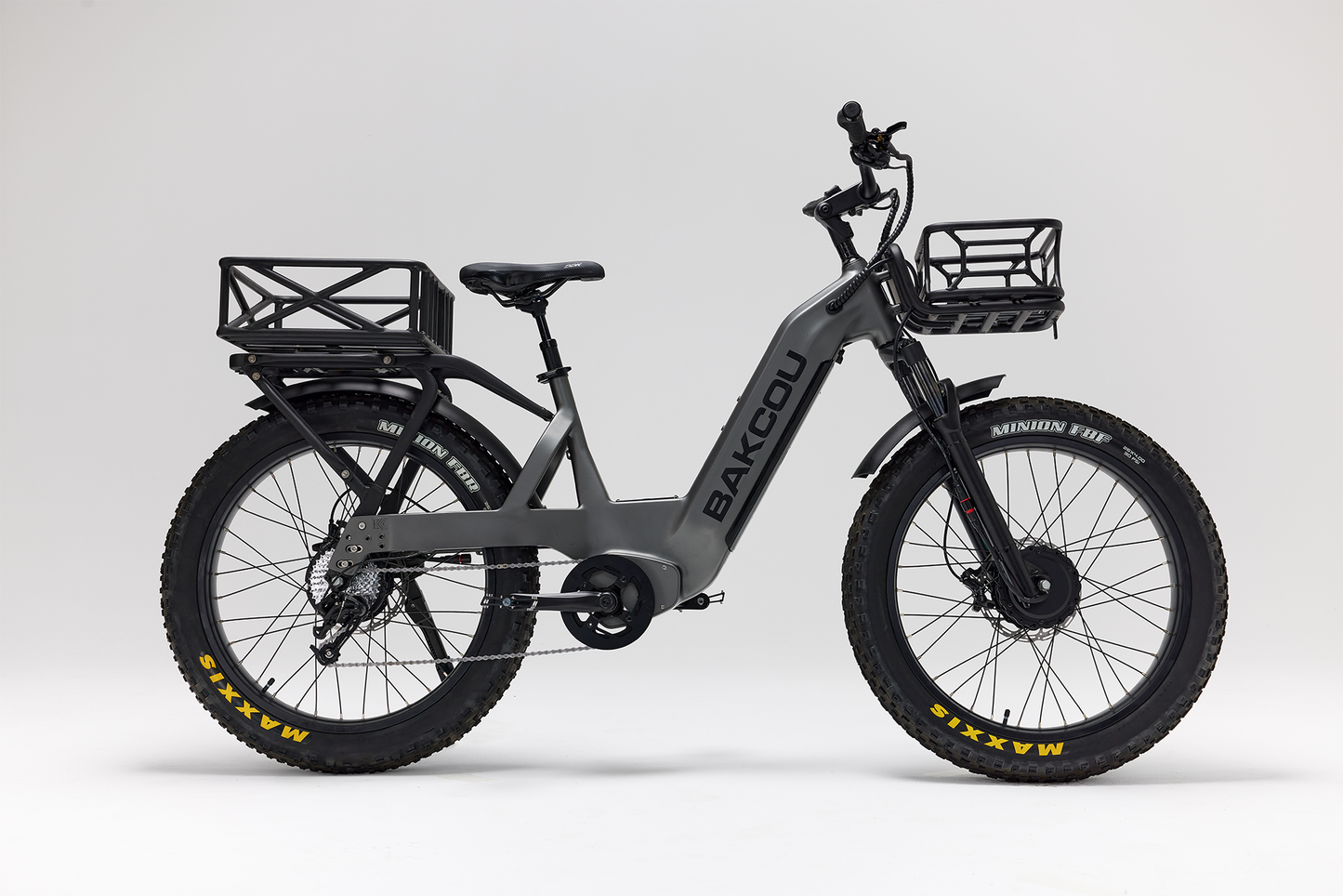 Bakcou Kodiak SD AWD E-Bike – Side View, Gun Metal Gray Frame with Front and Rear Baskets and Battery