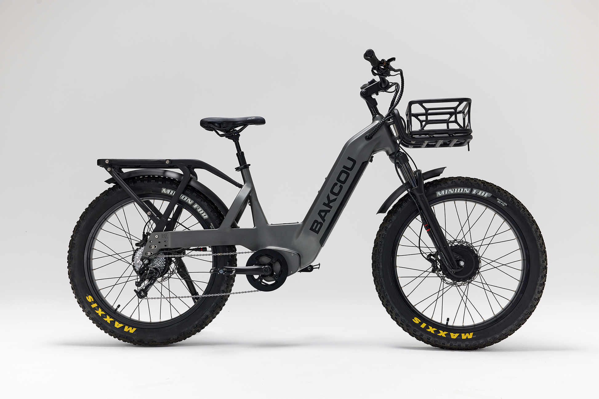 Bakcou Kodiak SD AWD E-Bike – Side View, Gun Metal Gray Frame with Front Basket
