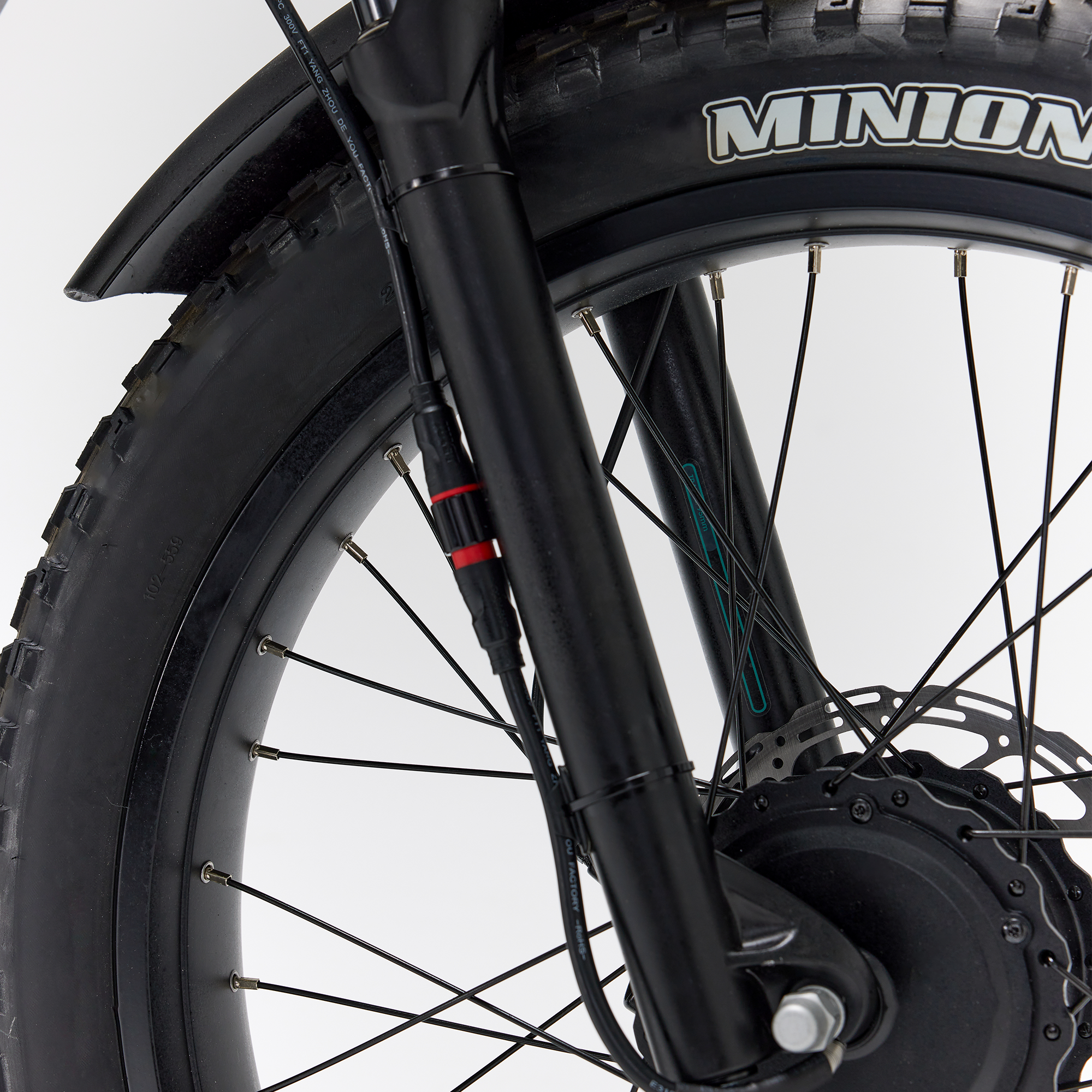 Bakcou Kodiak SD AWD E-Bike – Close-Up of Front Suspension Fork, Gun Metal Gray Frame