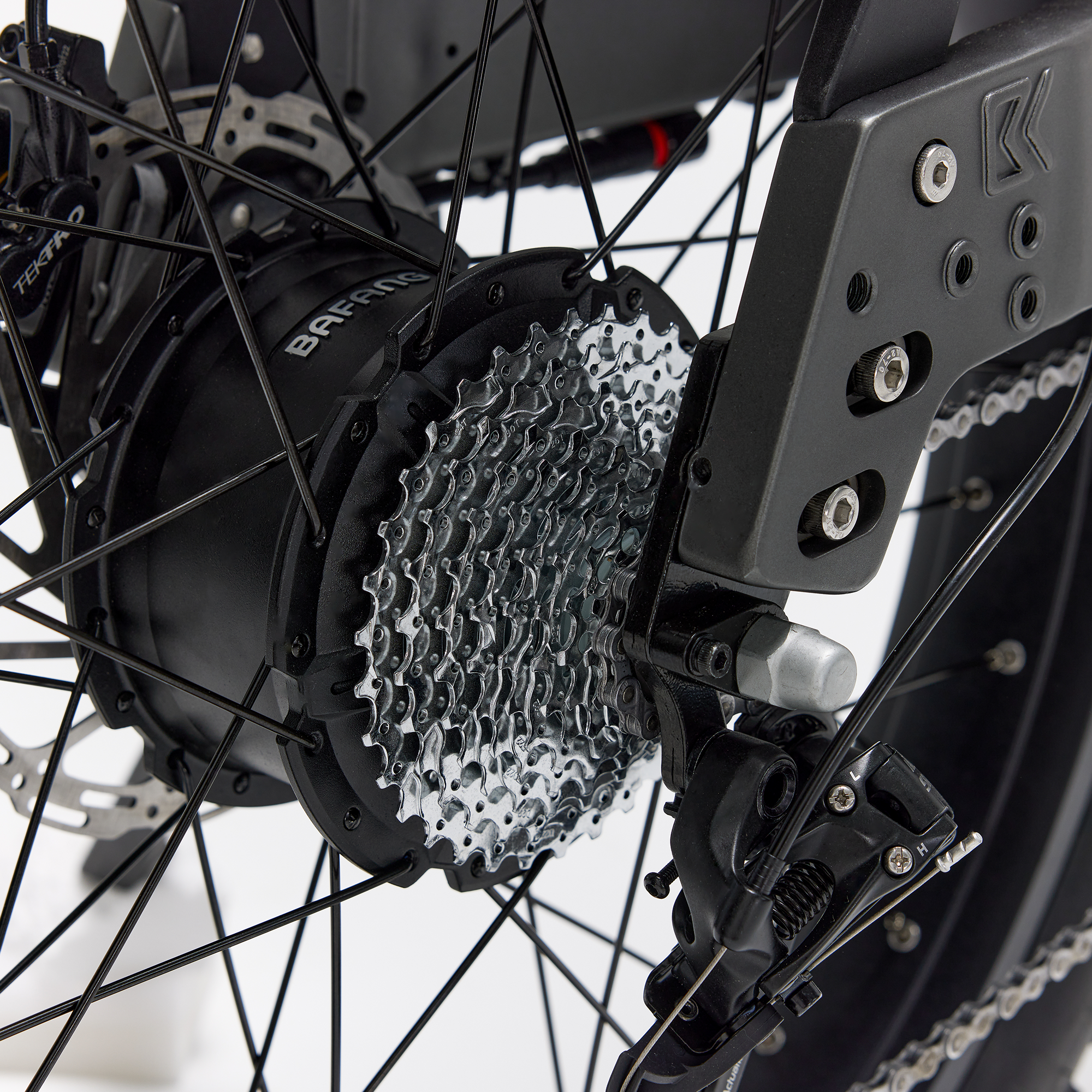 Bakcou Kodiak SD AWD E-Bike – Close-Up of Gear System and Rear Hub, Gun Metal Gray Frame