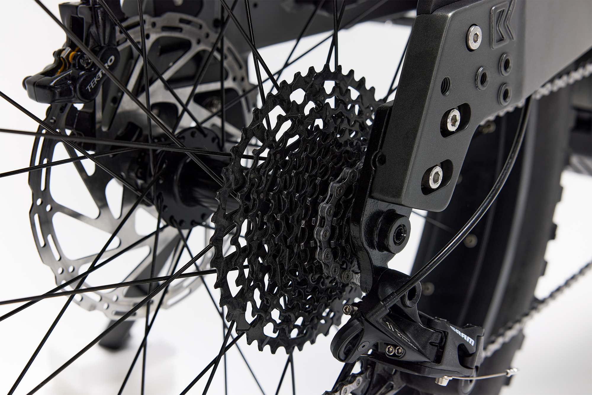 Bakcou Mule SD E-Bike – Close-Up of Rear Cassette and Chain Assembly, Matte Gun Metal Gray Frame
